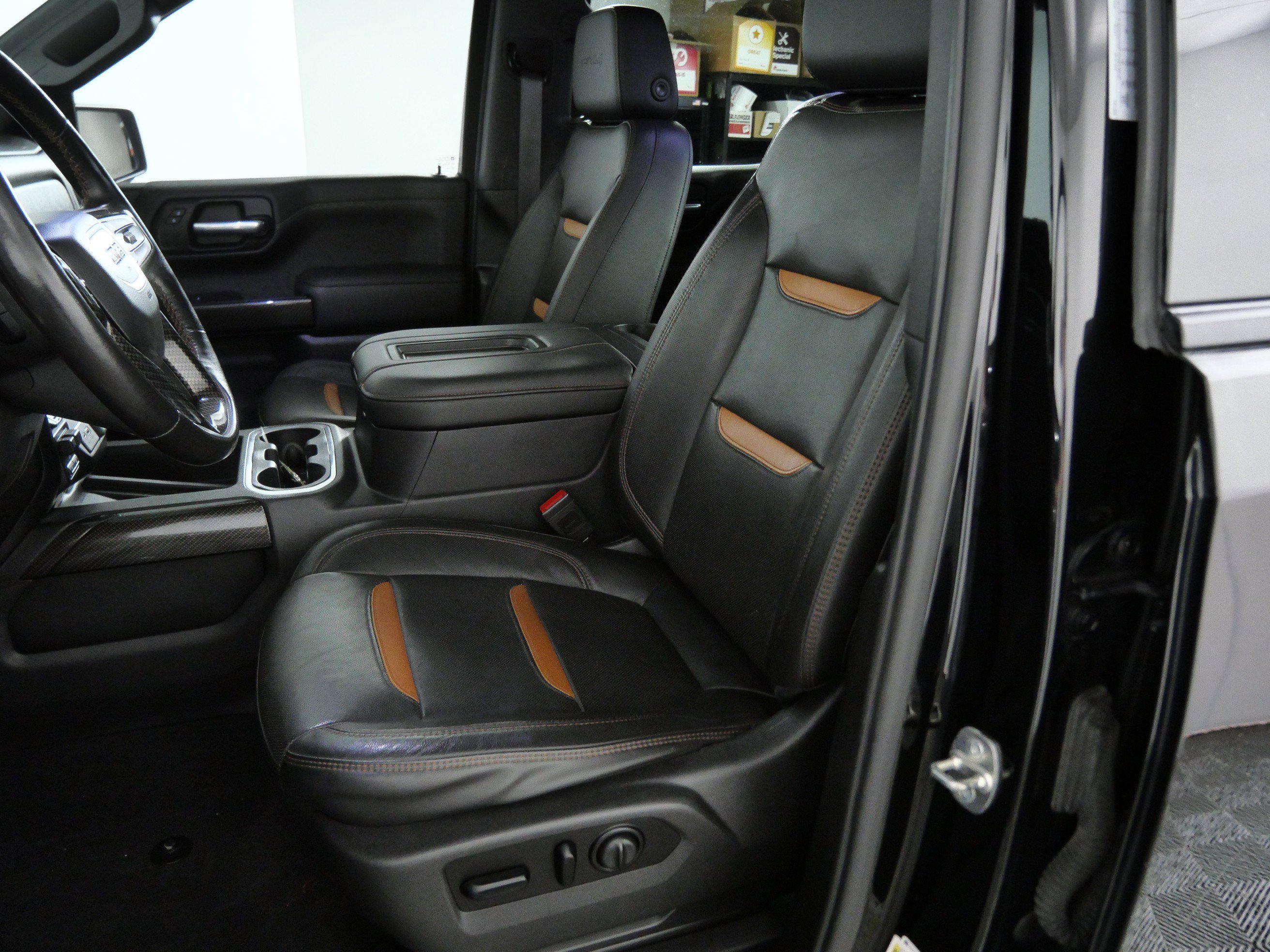 Certified Used 2020 Onyx Black GMC AT4 image 18
