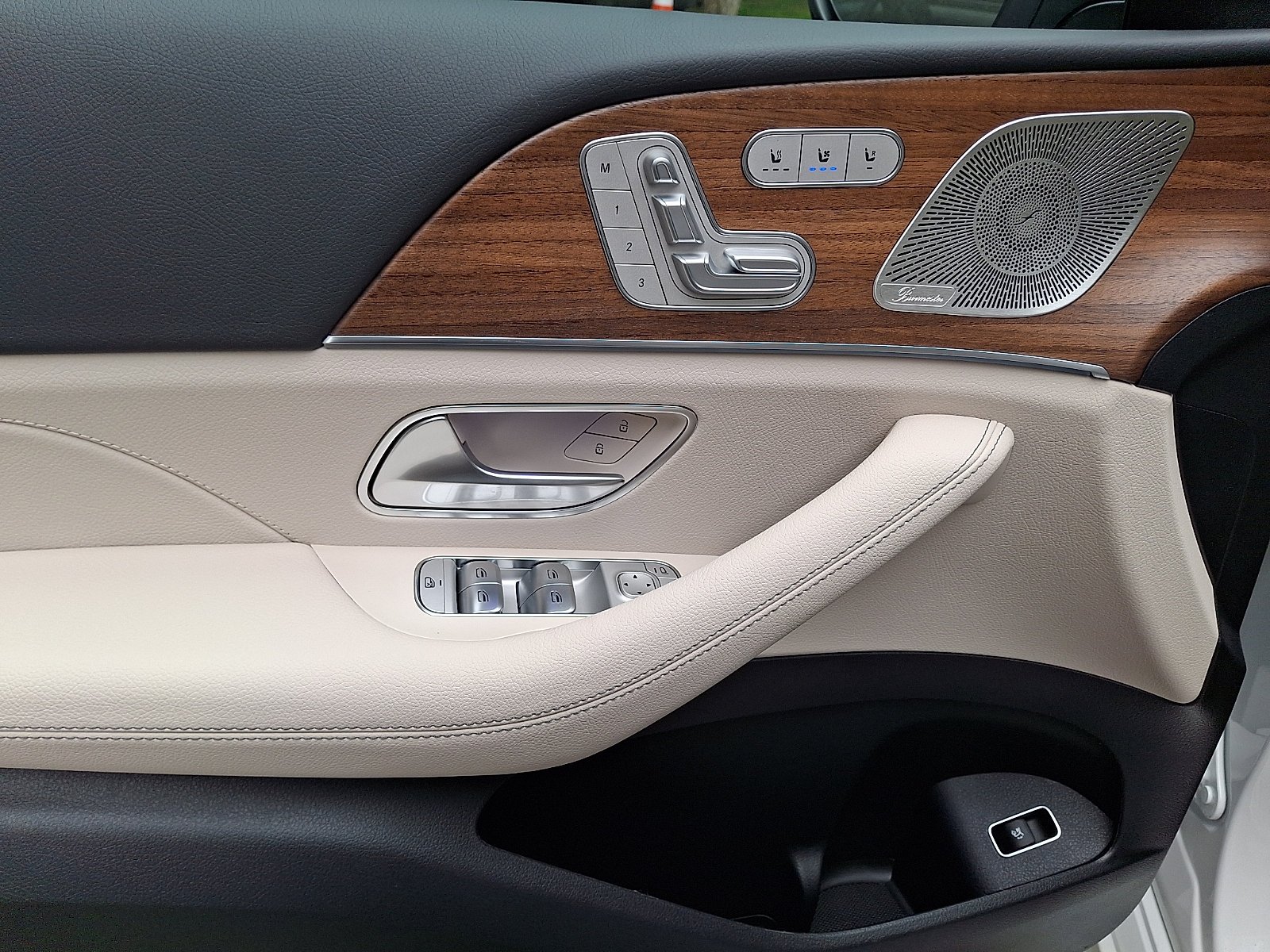New 2026 Polar White Mercedes-Benz GLS 450 image 33
