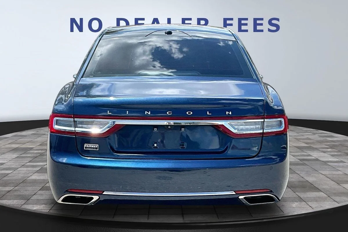 Used 2017 Blue Lincoln Select image 5