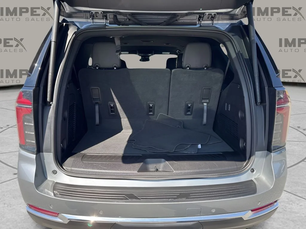 Used 2025 Gray Chevrolet LT image 31