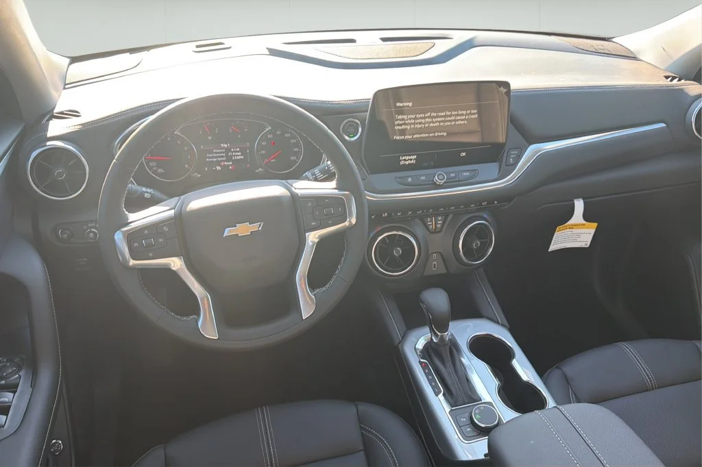 New 2026 Sterling Gray Metallic Chevrolet 3LT image 21