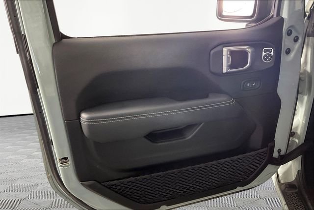 Used 2023 Gray Jeep Sahara image 18