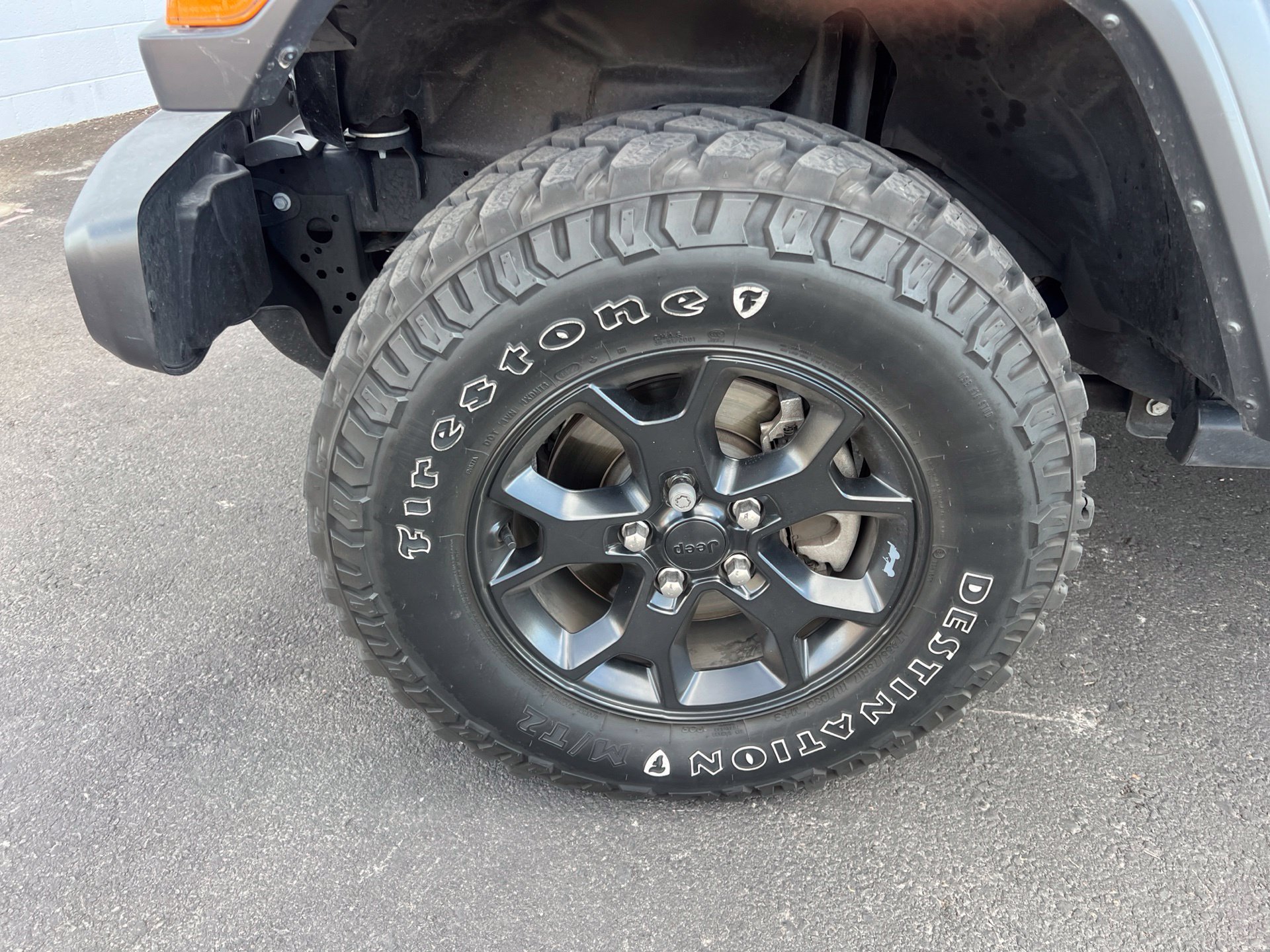 Used 2023 Gray Jeep Sport image 10