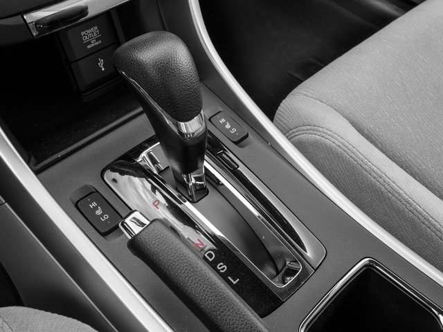 Used 2015 Black Honda LX image 10