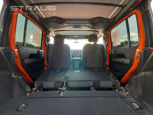 Used 2018 Punkn Metallic Clearcoat Jeep Sahara image 47