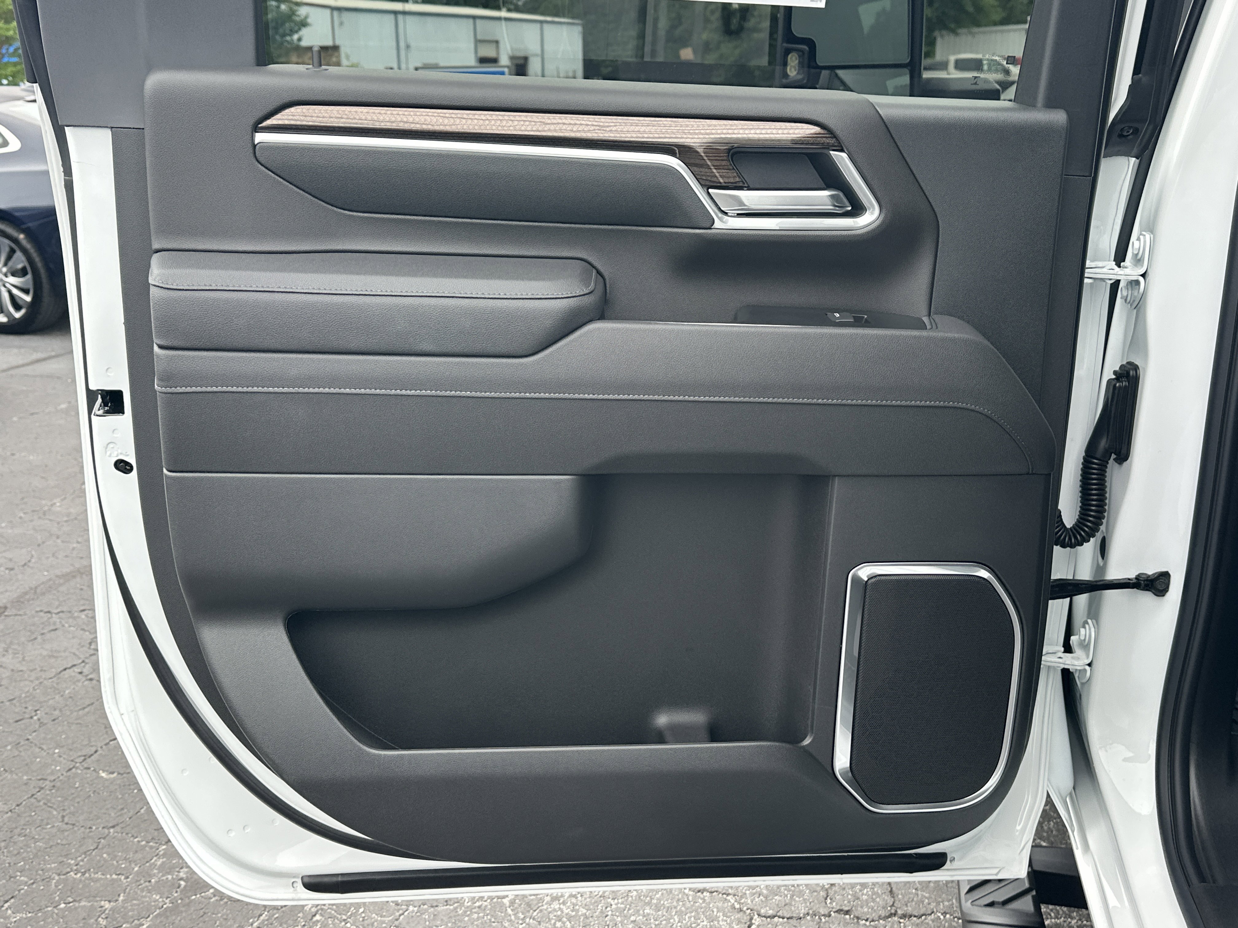 New 2026 Summit White Chevrolet LT image 22