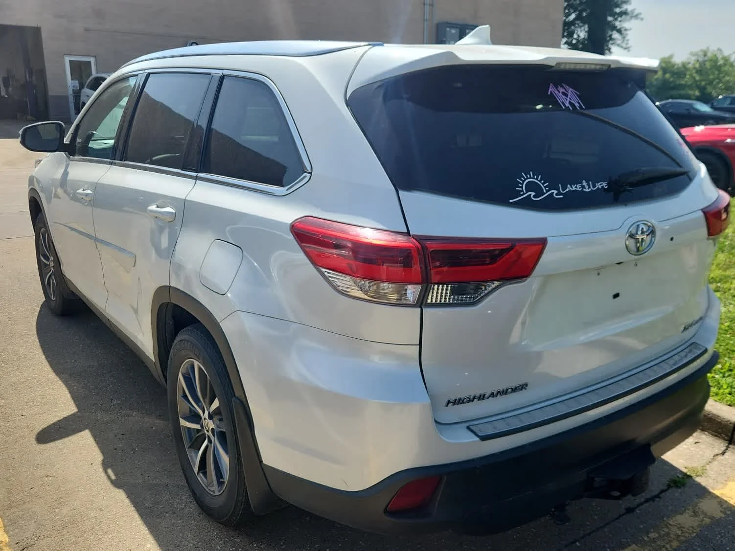 Used 2019 Blizzard Pearl Toyota XLE image 7