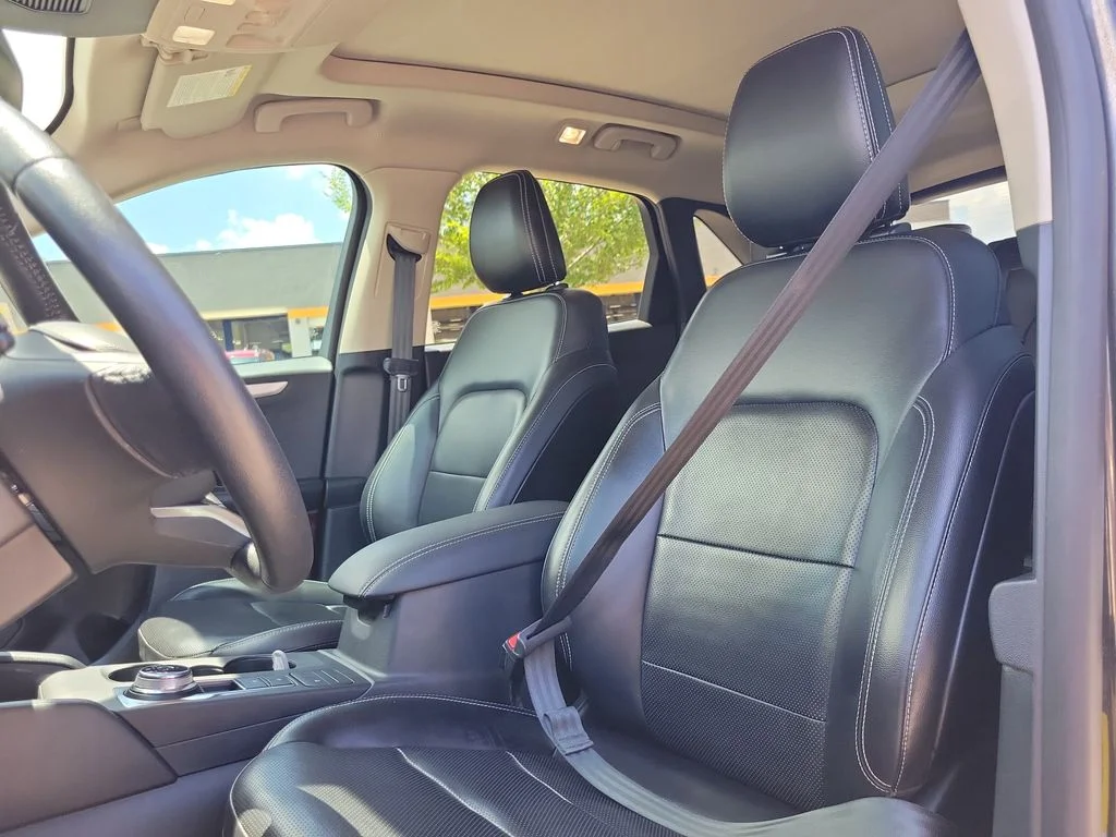 Used 2020 Magnetic Metallic Ford SE Sport image 19