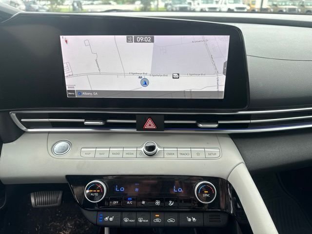 Used 2022  Hyundai Limited image 16