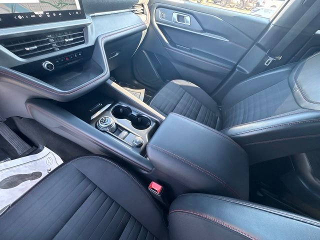 Used 2025 Gray Ford ST-Line image 18