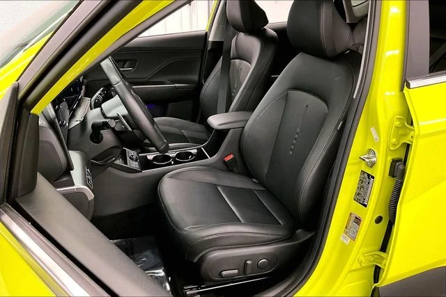 Used 2025 Neoteric Yellow Hyundai Limited image 24