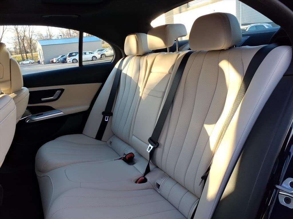 Used 2026 Nautical Blue Metallic Mercedes-Benz E 350 image 8