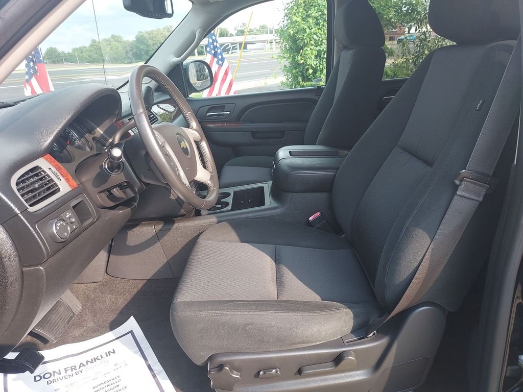 Used 2013 Black Chevrolet LS image 13