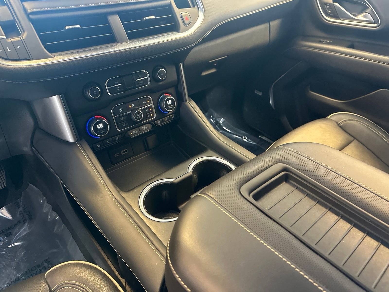 Used 2024  Chevrolet Premier image 19