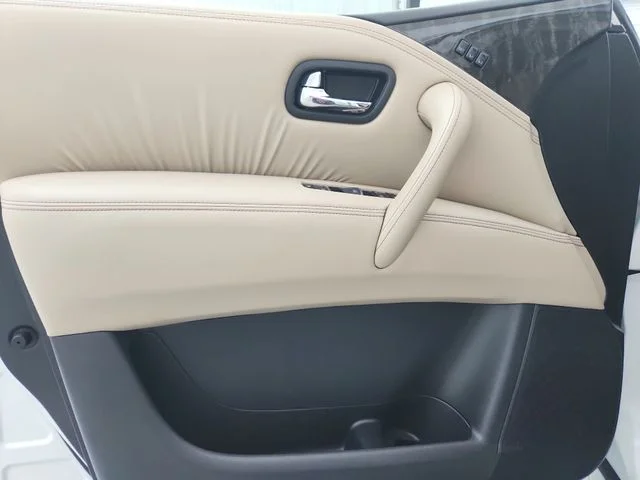 Used 2024 White Nissan Platinum image 38