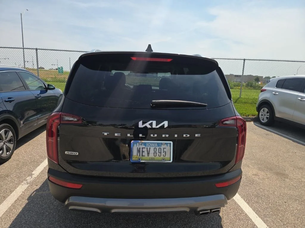 Used 2022 Black Kia SX image 5