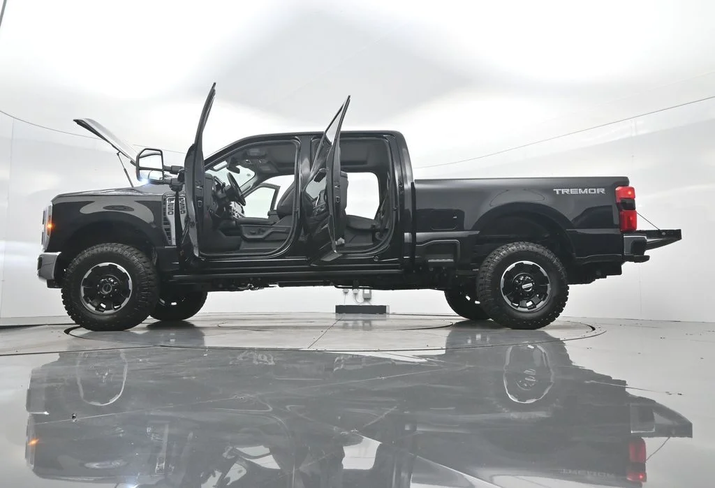 New 2026 Agate Black Metallic Ford F-250® Lariat® image 48