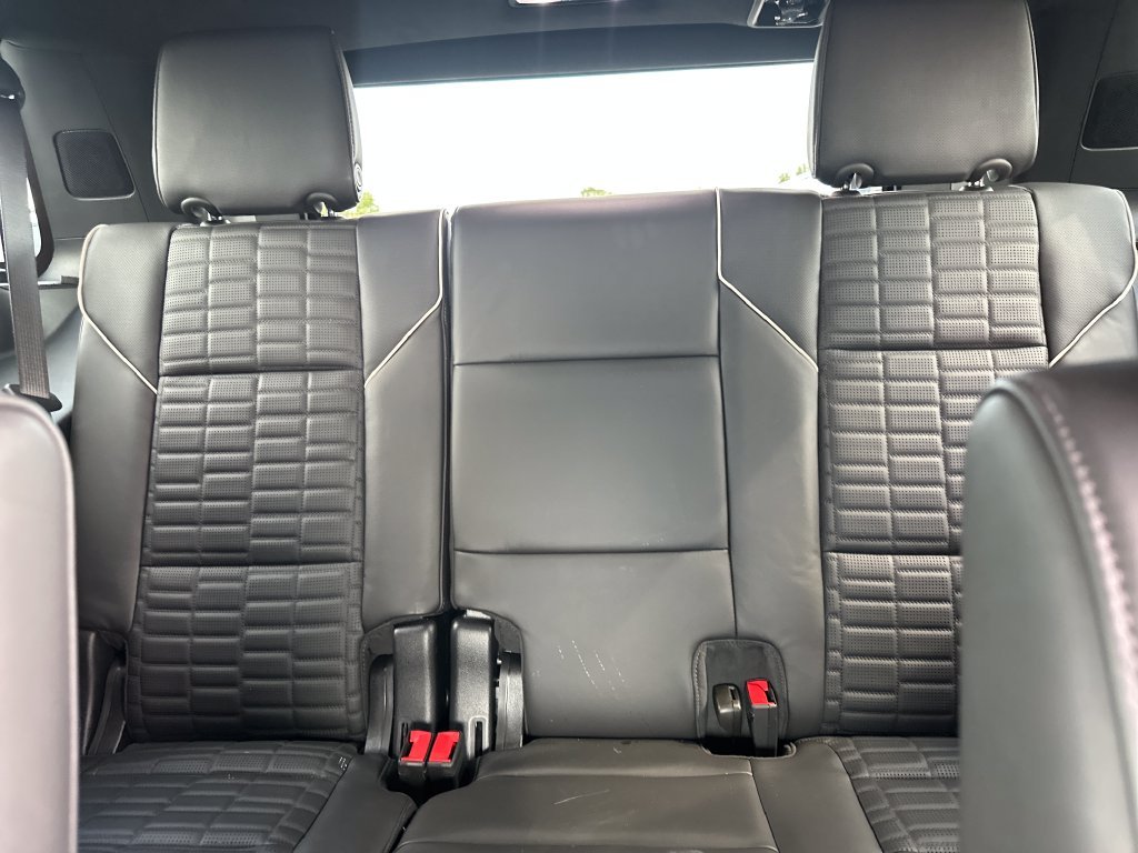Used 2024 Silver Cadillac Sport Platinum image 17