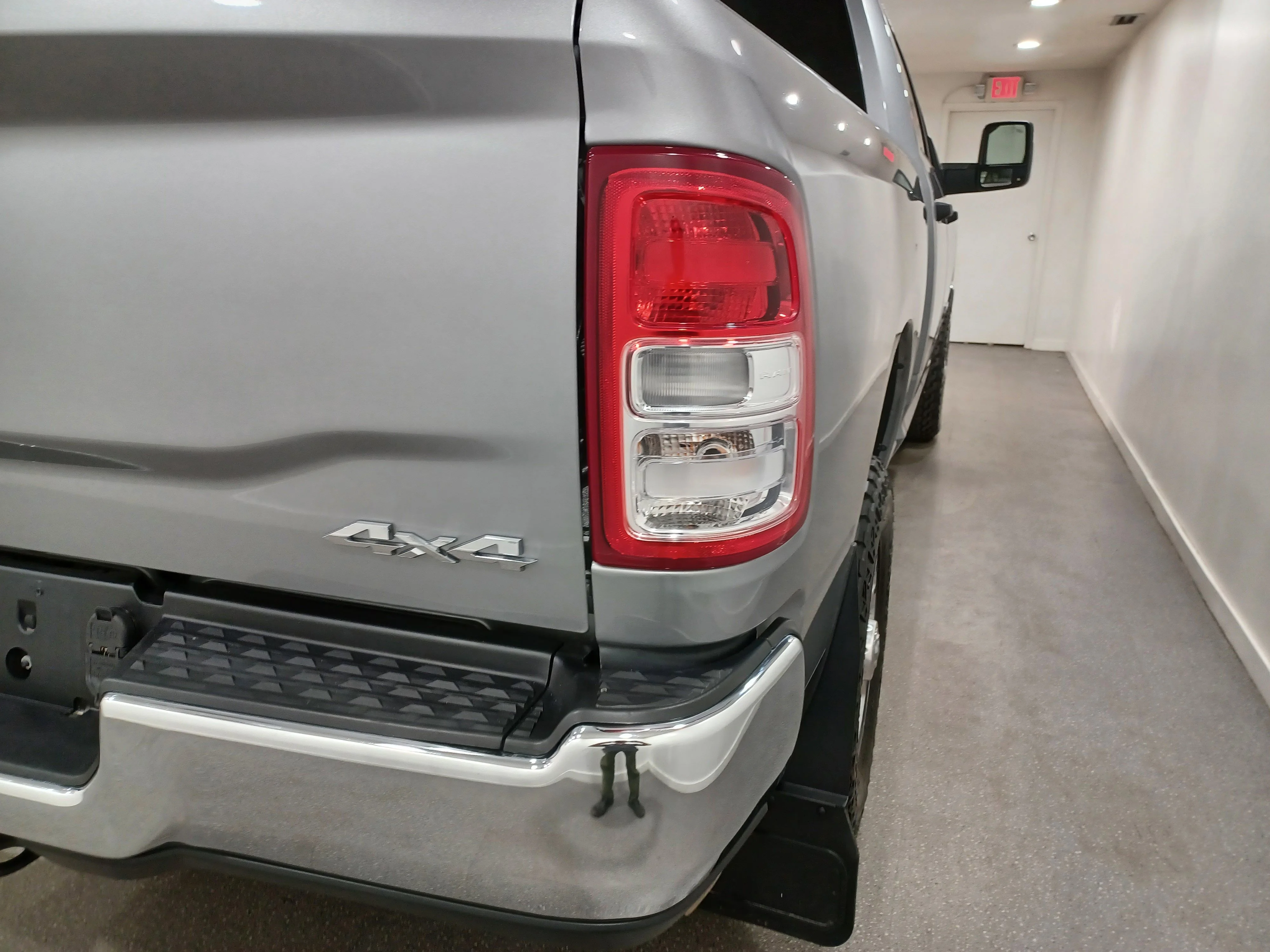 Certified Used 2024 Billet Silver Metallic Ram Bighorn 6.4L HEMI | 4x4 | 6 Pass | 6 Foot Box | Trailer Mirrors & Brake | Park Assist image 21