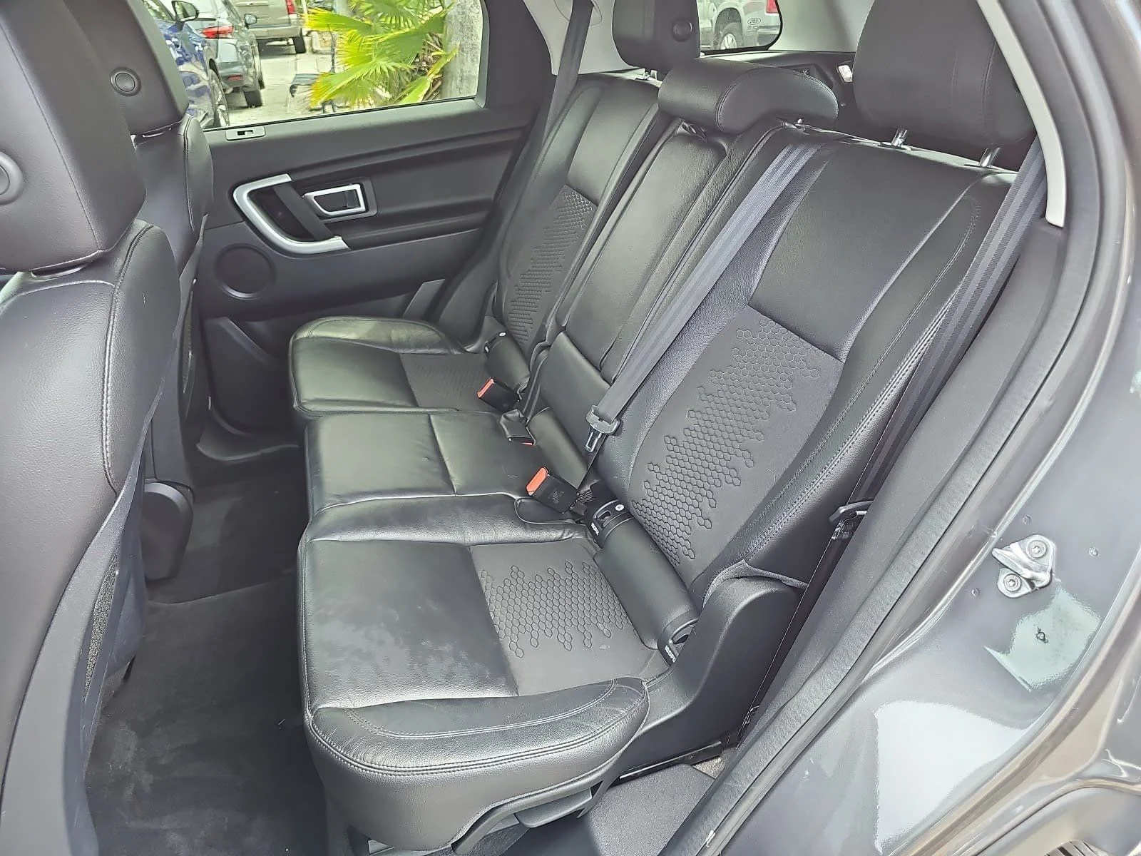Used 2018 Gray Land Rover SE image 14
