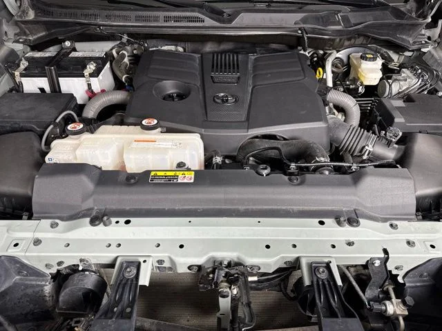Used 2022 Lunar Toyota SR5 image 9