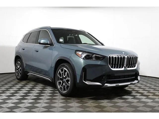 New 2026 Cape York Green Metallic BMW xDrive28i image 9