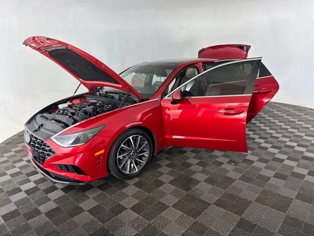 Used 2020 Red Hyundai Limited image 10