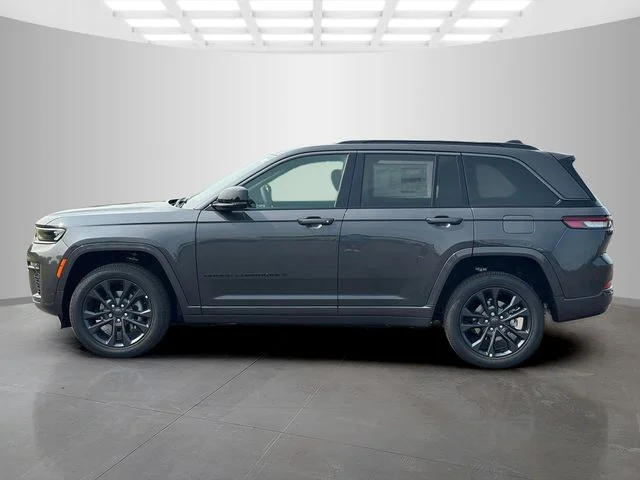 New 2026 Baltic Gray Metallic Clear-Coat Exterior Paint Jeep Limited image 4