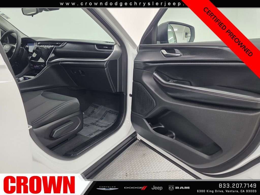 Used 2024 White Jeep Laredo image 13