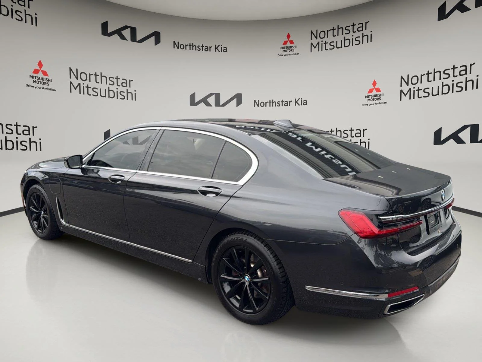 Used 2021 Dark Graphite Metallic BMW 745e xDrive image 3