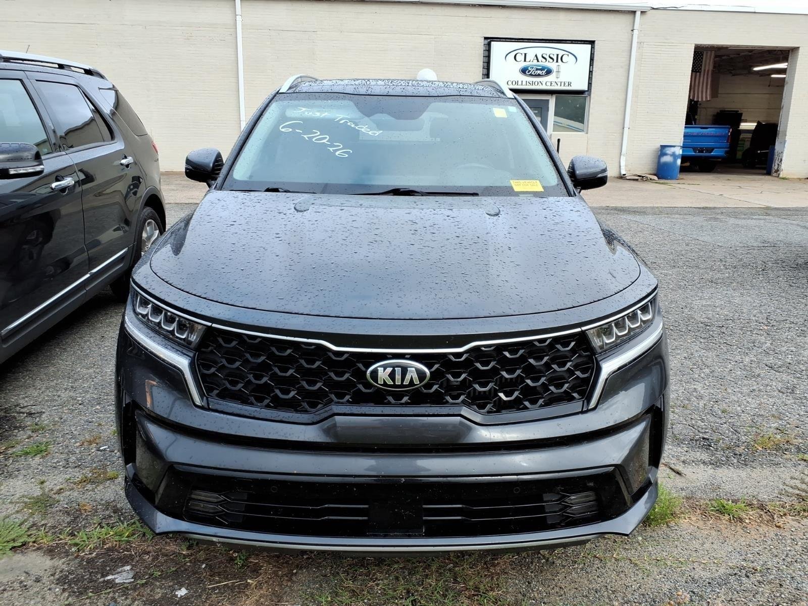 Used 2021 Platinum Graphite Kia EX image 2