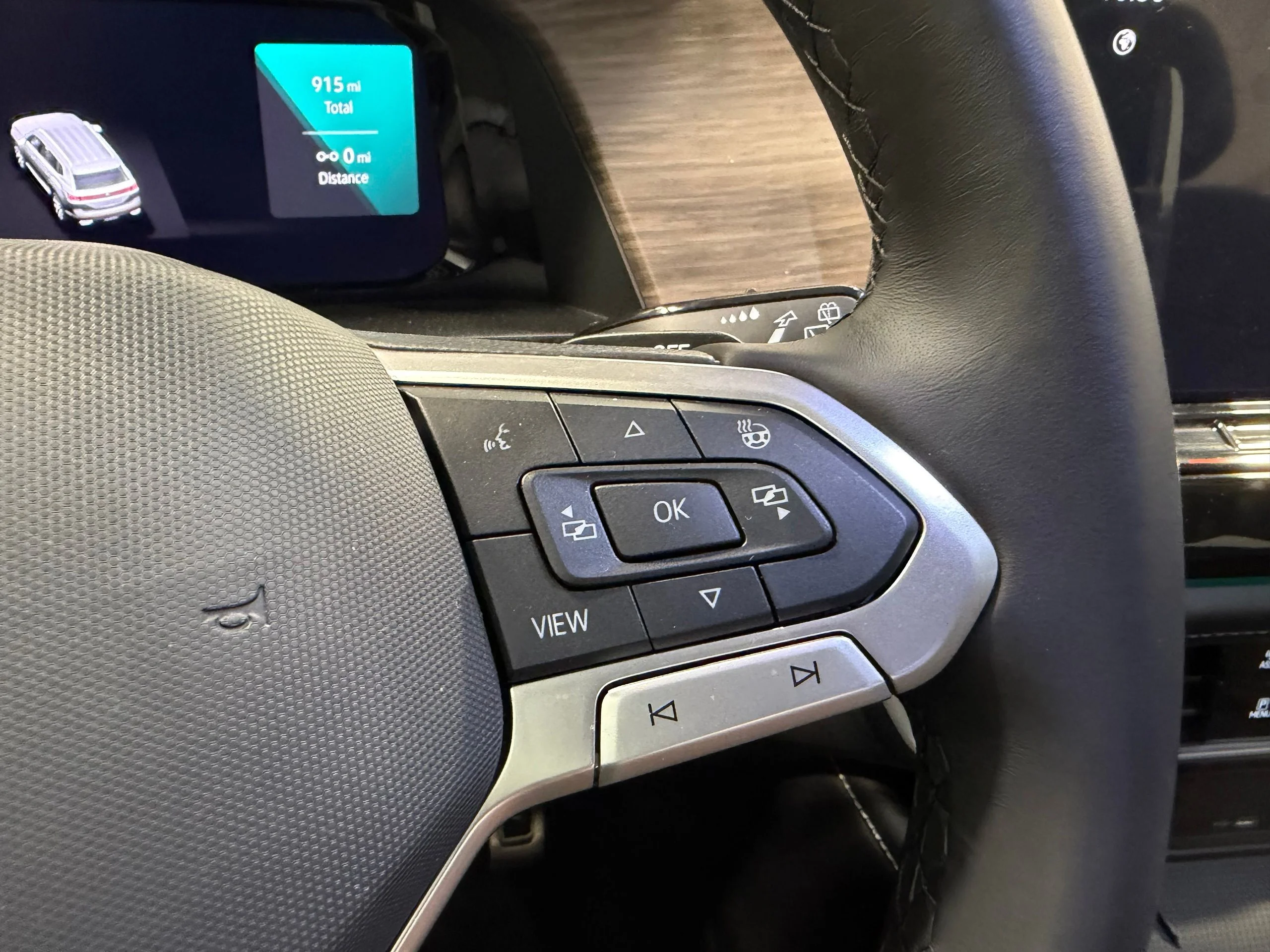 2025 Volkswagen Atlas SEL Premium R-Line - Photo 43