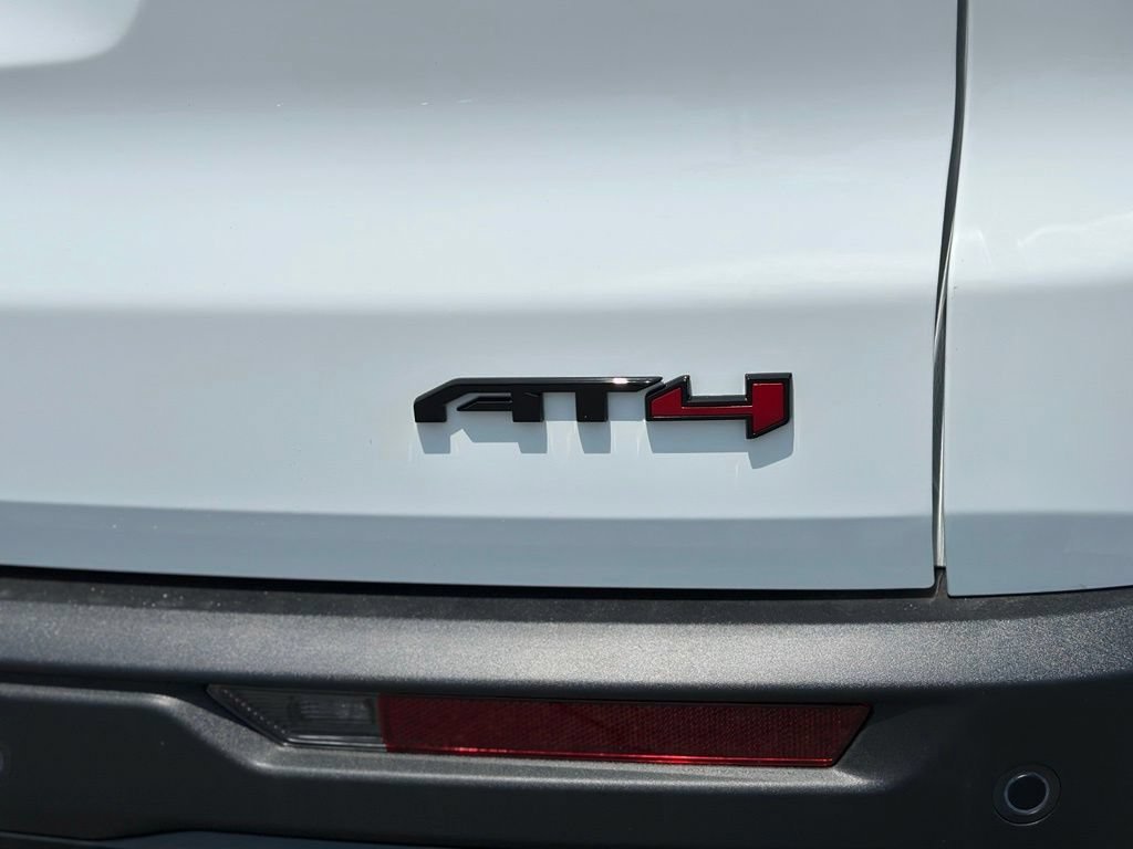 New 2026 Summit White GMC AT4 image 37