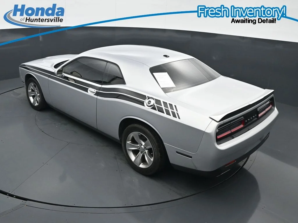 Used 2021 Triple Nickel Clearcoat Dodge SXT image 21