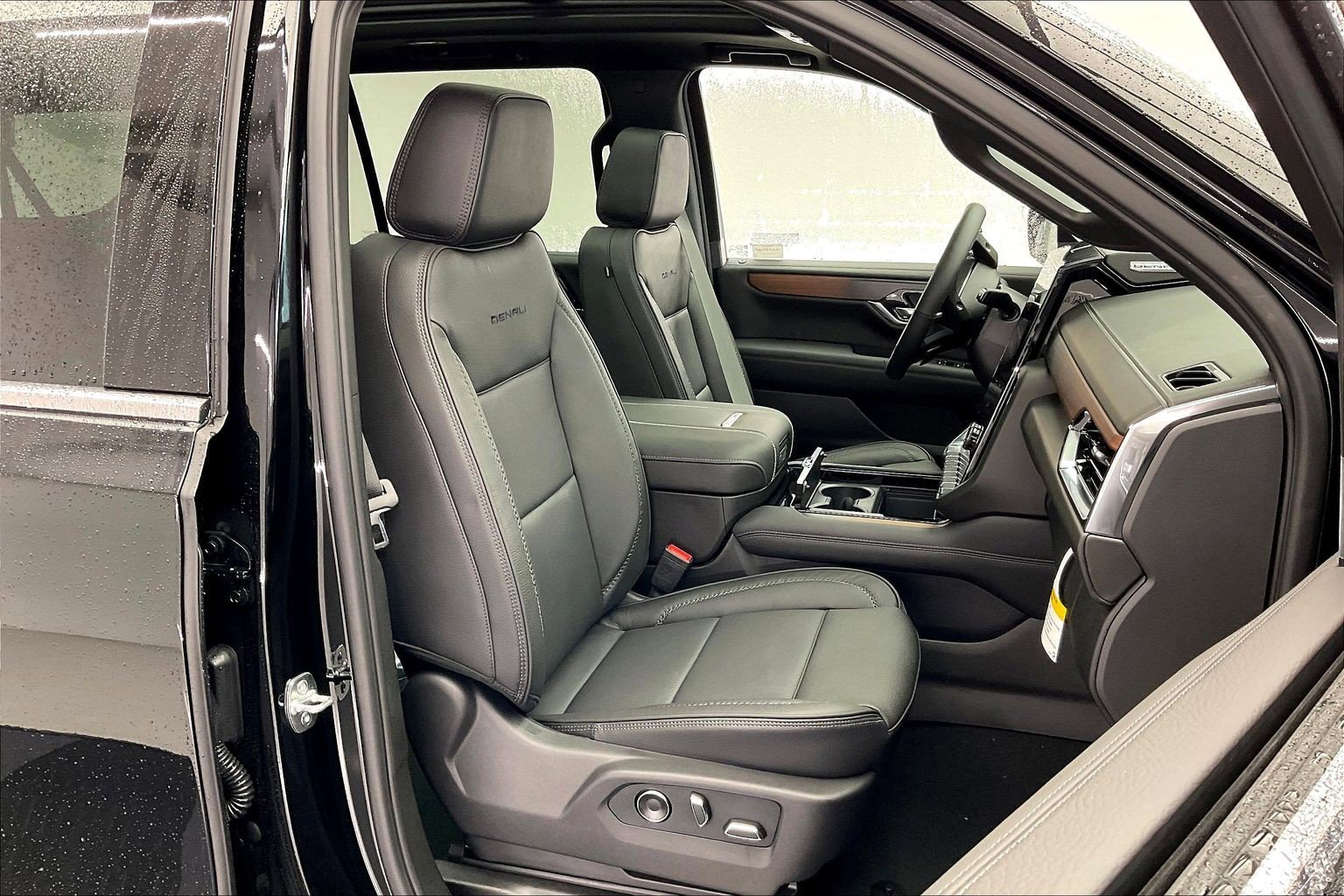 2026 GMC Yukon XL Denali - Photo 9