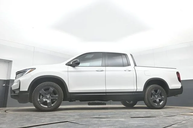 Certified Used 2026 Platinum White Pearl Honda TrailSport image 44