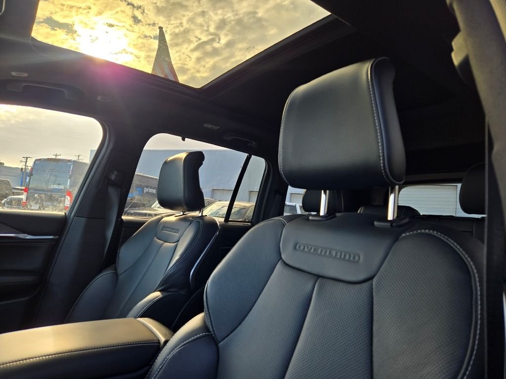 2025 Jeep Grand Cherokee Overland - Photo 24