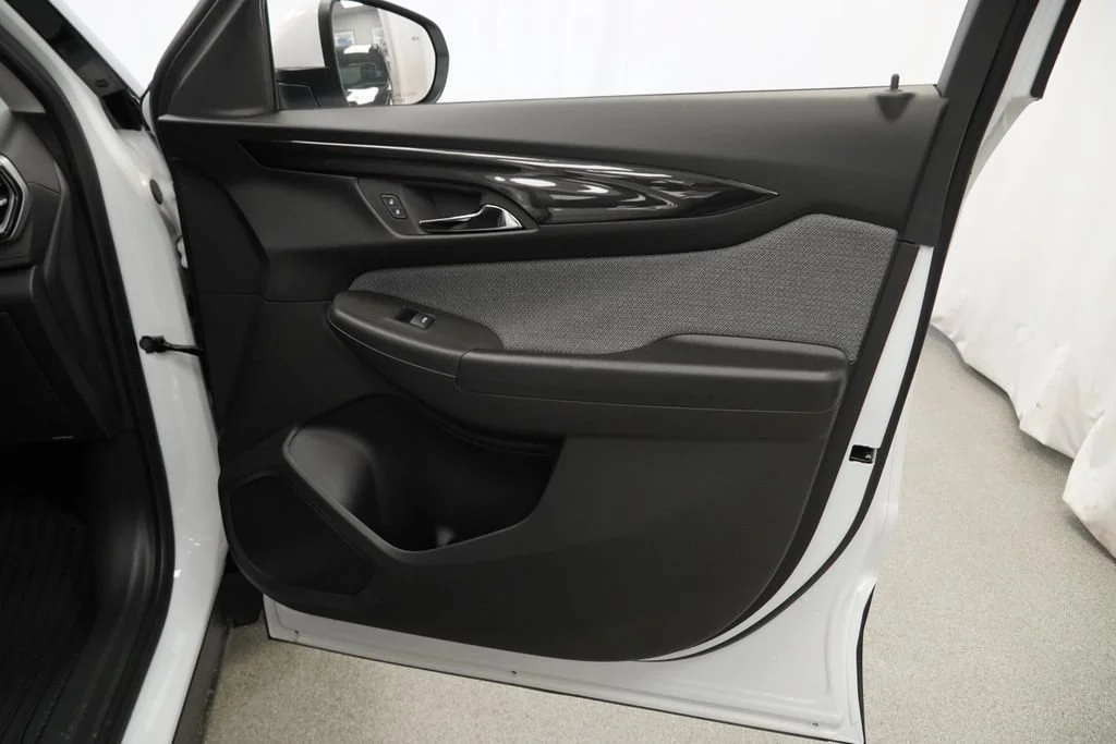 New 2026 Summit White Chevrolet LT image 27