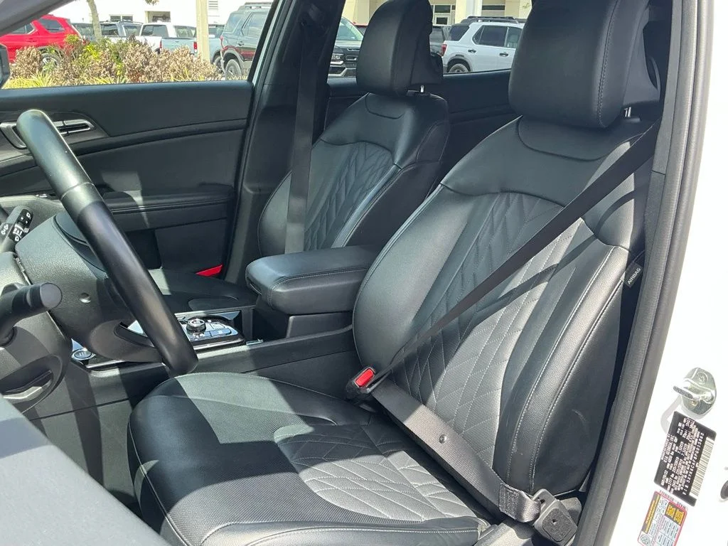 Used 2023 White Kia X-Line image 26
