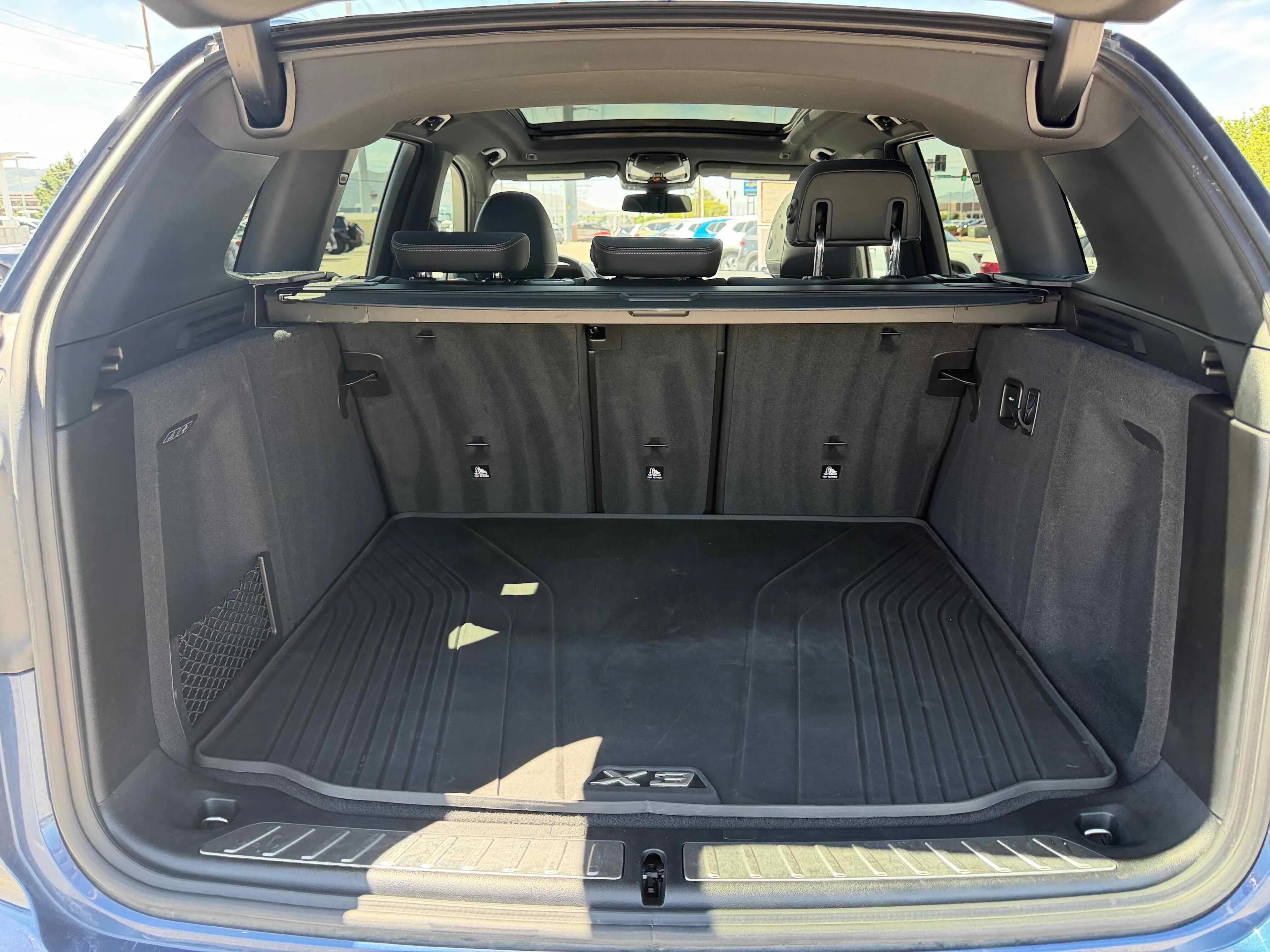 Used 2023 Phytonic Blue Metallic BMW xDrive30i image 30
