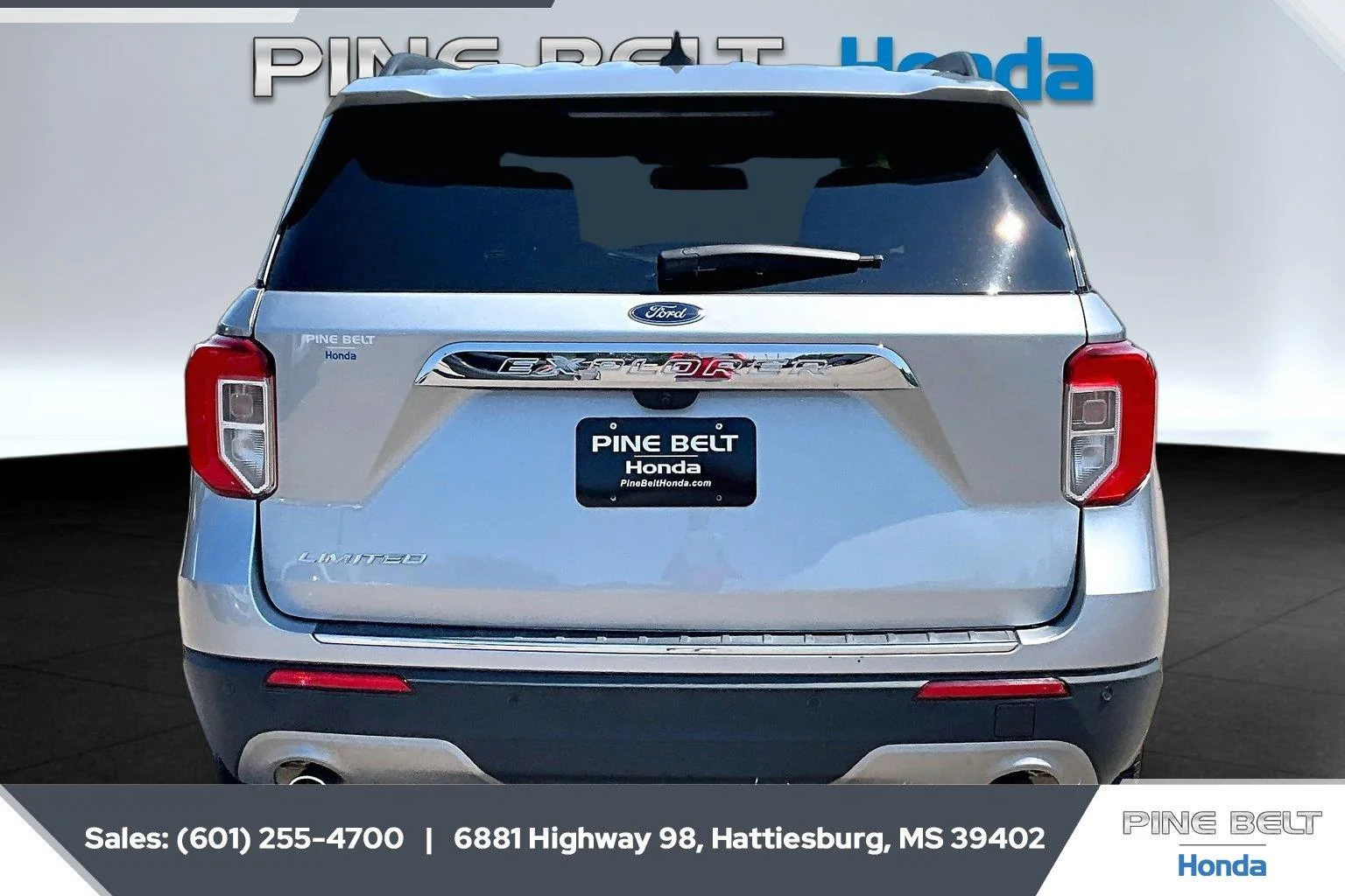 Used 2023 Iconic Silver Ford Limited image 4