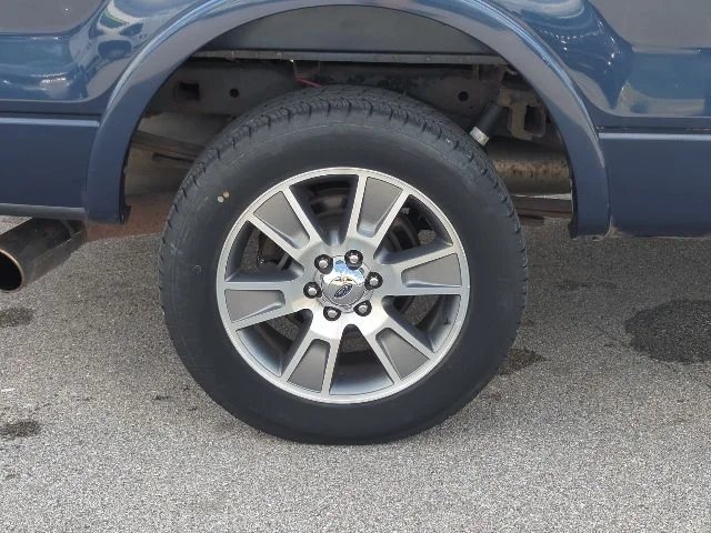 Used 2014 Blue Ford Lariat image 36