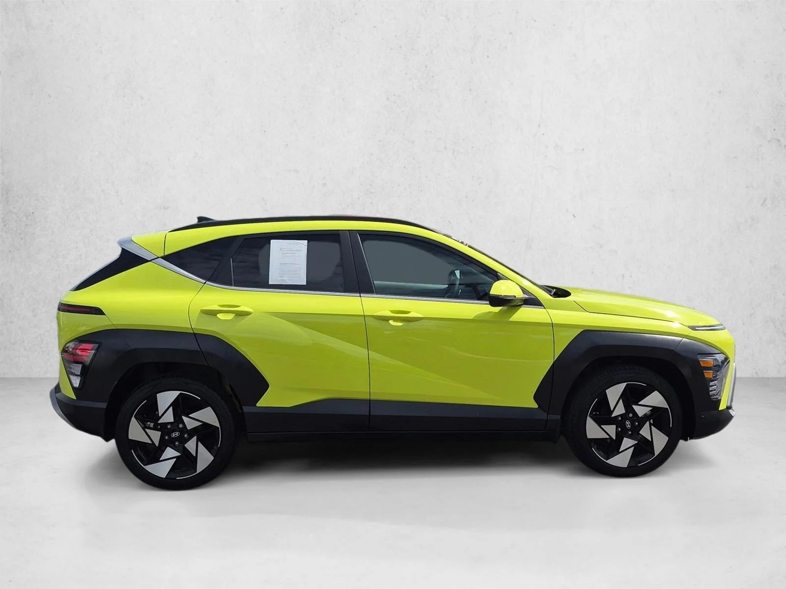 Used 2025 Neoteric Yellow Hyundai Limited image 4
