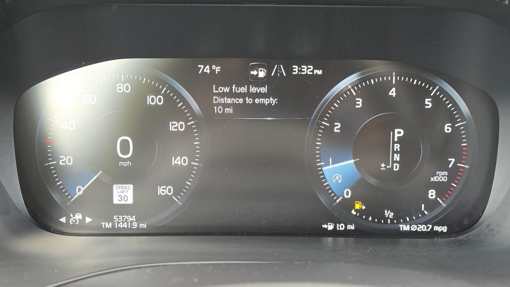 Used 2020 White Volvo T5 Inscription image 29