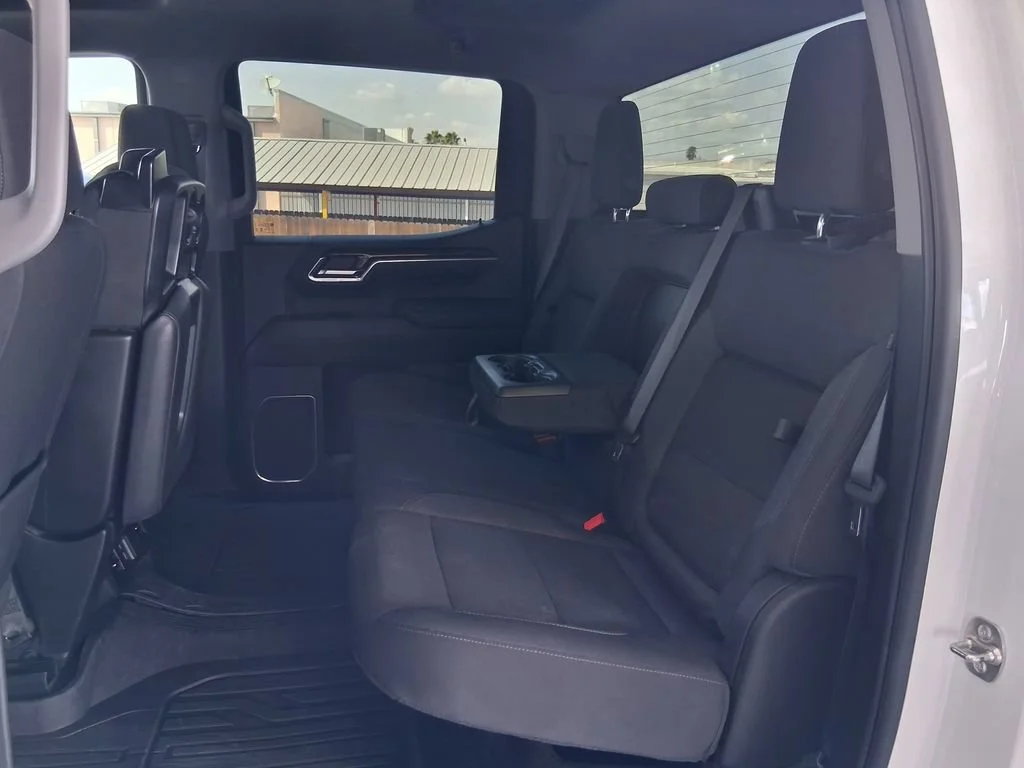 Used 2025 Summit White GMC Elevation image 22