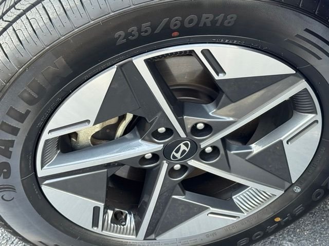 Used 2025 White Hyundai SEL image 8