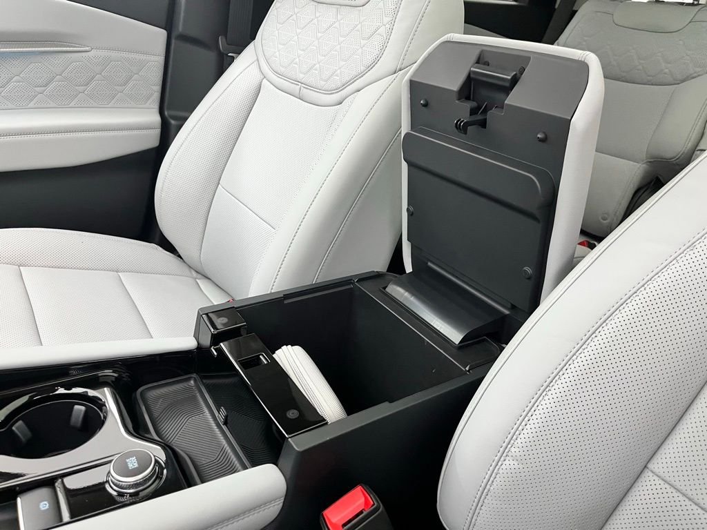 New 2026 Black Ford Platinum image 33
