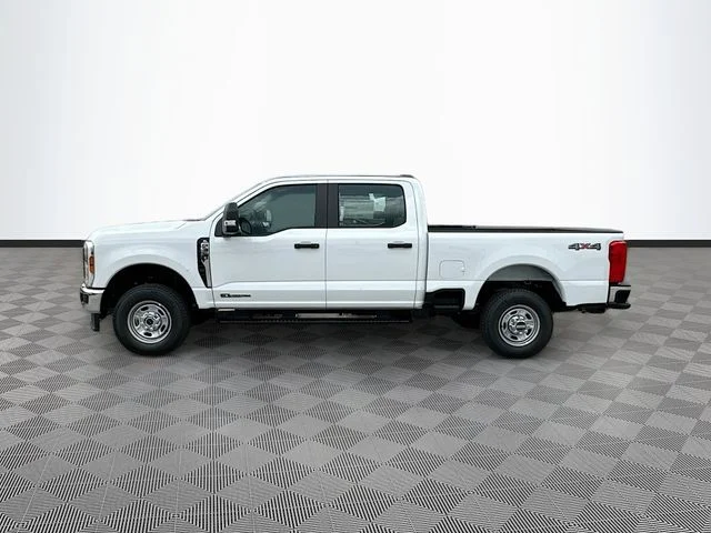 New 2026 Oxford White Ford XL image 3
