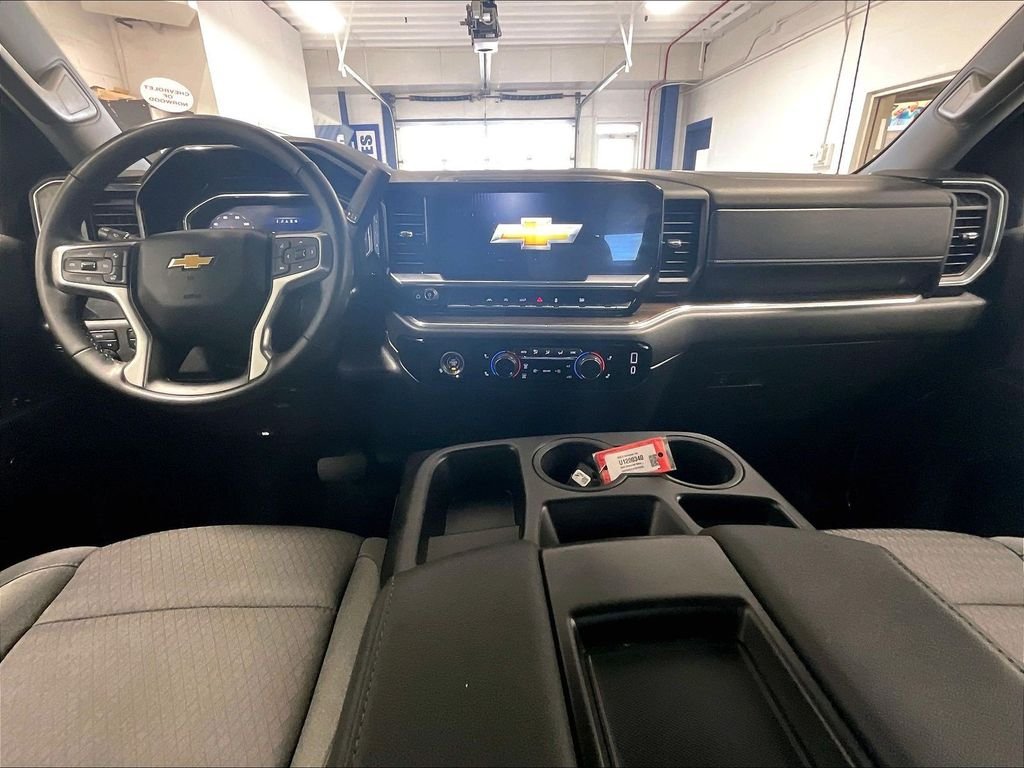 Used 2024 White Chevrolet LT image 21
