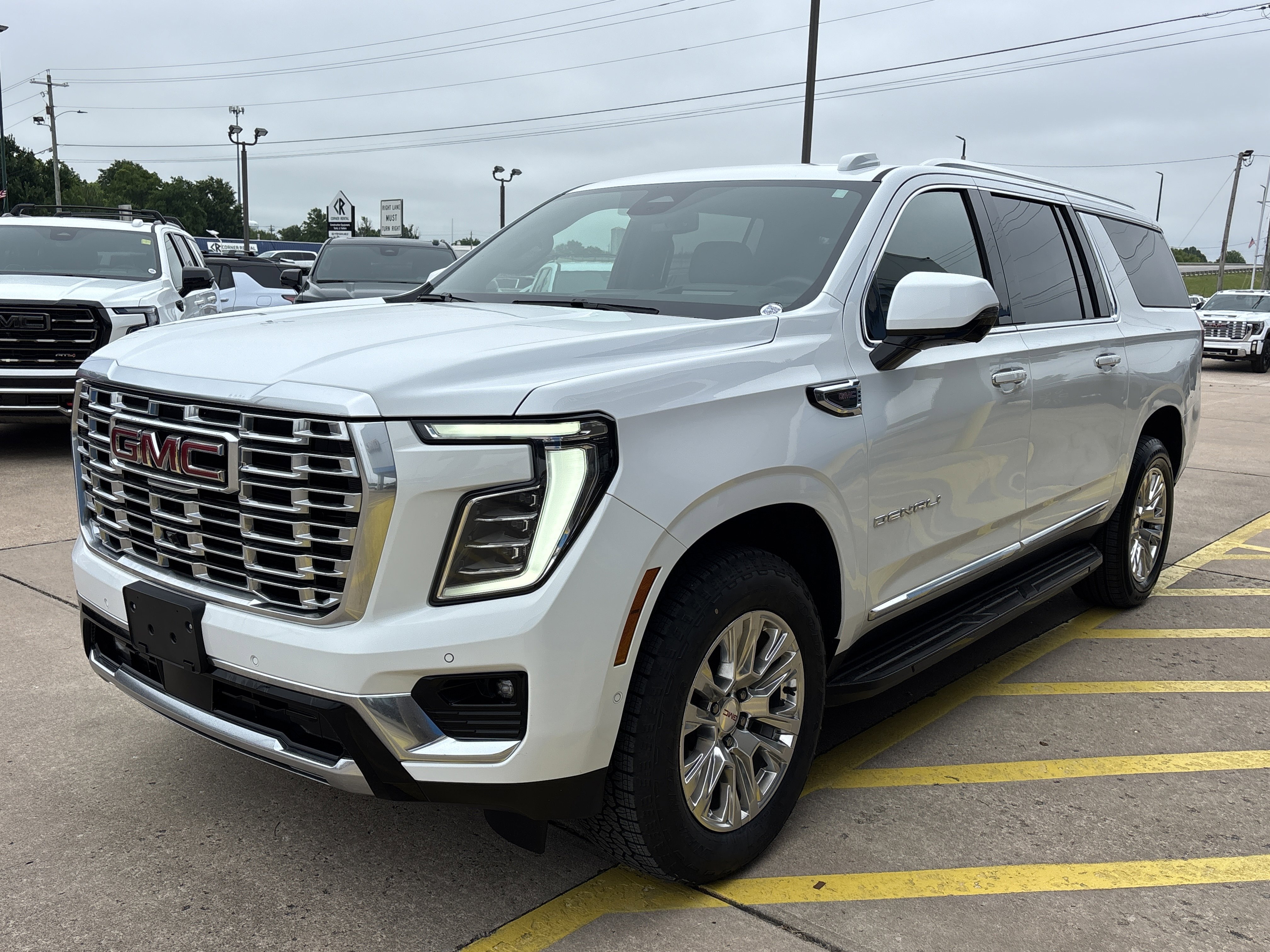 Used 2025 Summit White GMC Denali image 12